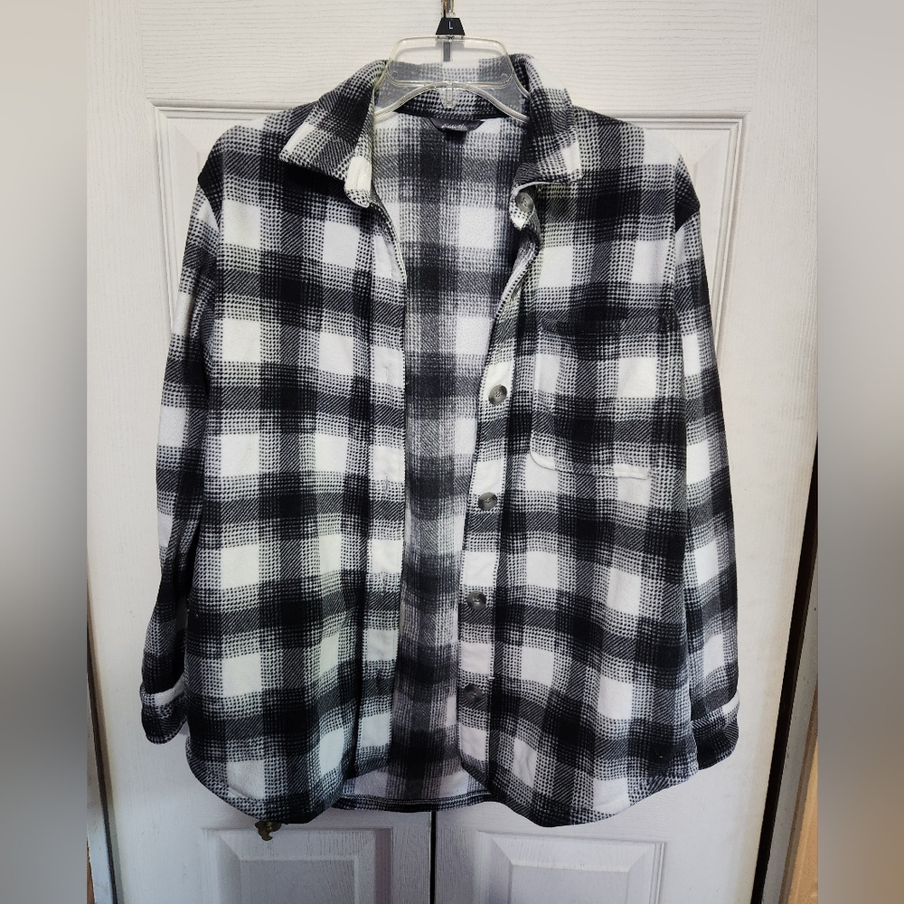 Womens Eddie Bauer Black and White Plaid Button-Up Shirt - Picture 2 of 9